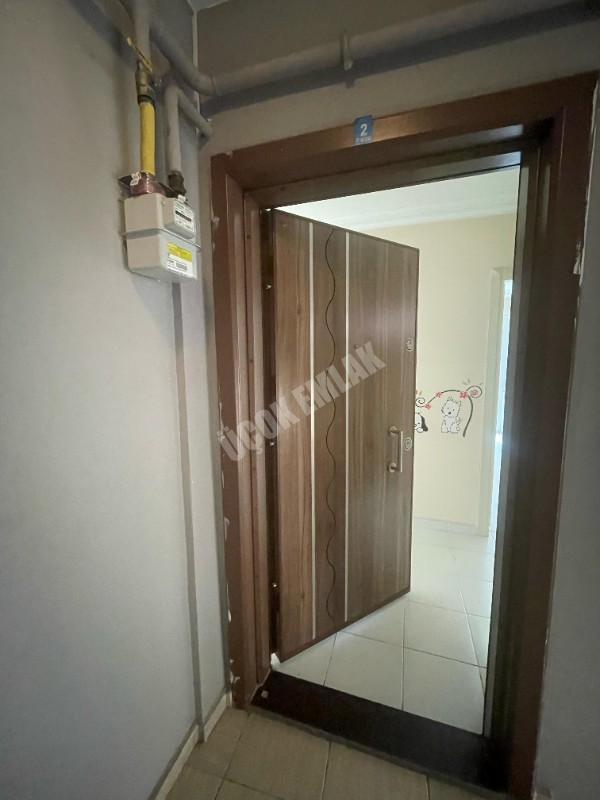 AFYON ÜÇOK EMLAKTAN GÜVENEVLER MAH KİRALIK 2+1 BAKIMLI GENİŞ DAİRE