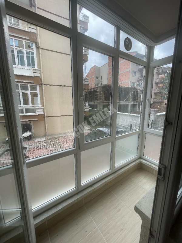 AFYON ÜÇOK EMLAKTAN GÜVENEVLER MAH KİRALIK 2+1 BAKIMLI GENİŞ DAİRE