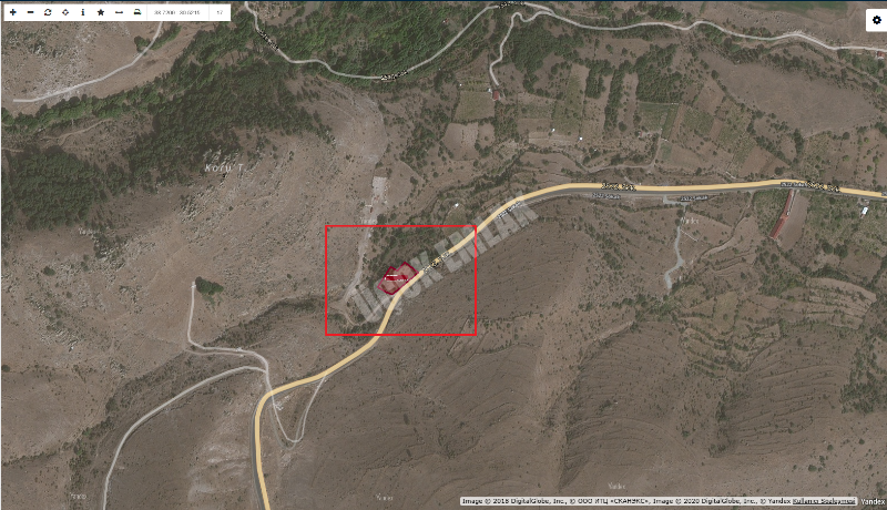 AFYON ÜÇOK EMLAKTAN KALECİK YOL ÜZERİ SATILIK 1.775M² BAĞ