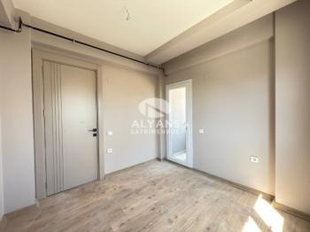 ALYANS'TAN LÜKS SİTE İÇERİSİNDE KUSURSUZ İŞÇİLİKLİ GENİŞ 2,5+1