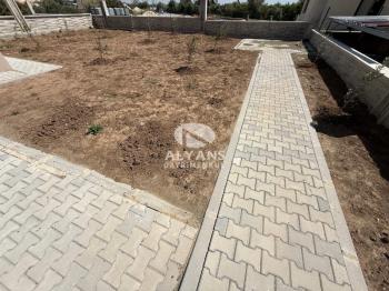 ALYANS'TAN MEZİTLİ'DE TEK BLOK, BAĞIMSIZ MUTFAK, SIFIR GENİŞ 2+1