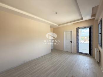 ALYANS'TAN MEZİTLİ'DE TEK BLOK, BAĞIMSIZ MUTFAK, SIFIR GENİŞ 2+1
