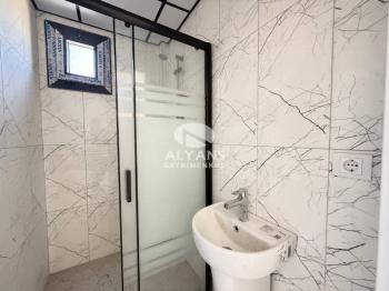 ALYANS'TAN MEZİTLİ'DE TEK BLOK, BAĞIMSIZ MUTFAK, SIFIR GENİŞ 2+1
