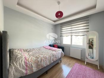 ALYANS'TAN MEZİTLİ'DE TEK BLOK OTOPARKLI FULL EŞYALI 2+1