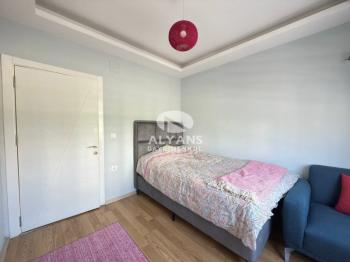 ALYANS'TAN MEZİTLİ'DE TEK BLOK OTOPARKLI FULL EŞYALI 2+1
