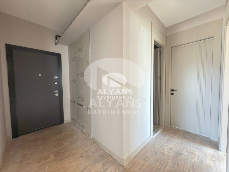 ALYANS'TAN LÜKS SİTE İÇERİSİNDE KUSURSUZ İŞÇİLİKLİ GENİŞ 2,5+1