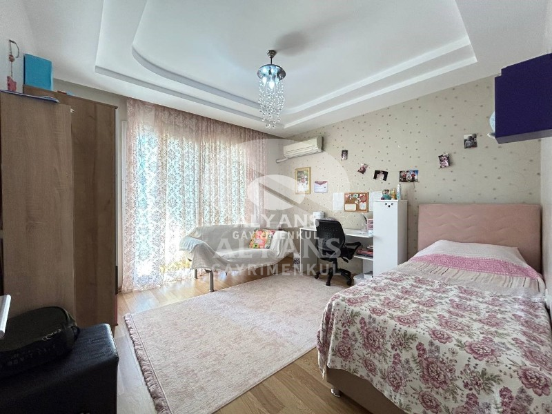 ALYANS'TAN BÖLGESİNİN EMSALSİZİ FULL YAPILI SOSYAL ALANLI 3+1