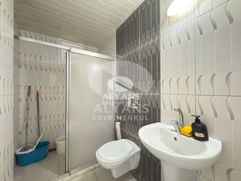 ALYANS'TAN MEZİTLİ'DE TEK BLOK OTOPARKLI FULL EŞYALI 2+1