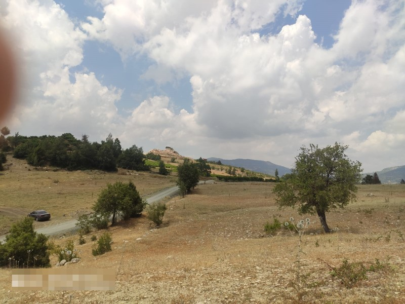 ASLAN'DAN KIZILBAĞ'DA 11.580 M2 YOL CEPHELİ SATILIK TARLA