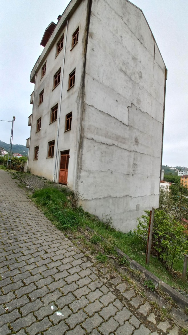 KOMPLE SATILIK BİNA TRABZON BEŞİKDÜZÜ