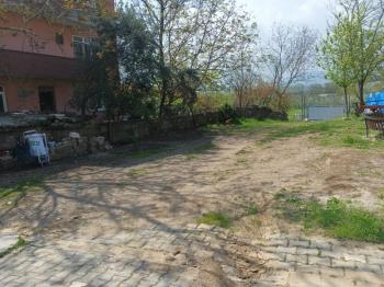 Gönen’de Yatırımlık Köşe Parsel Satılık Arsa – 731 m², Önü Kapanmaz, Ruhsatlı Projeye Uygun!