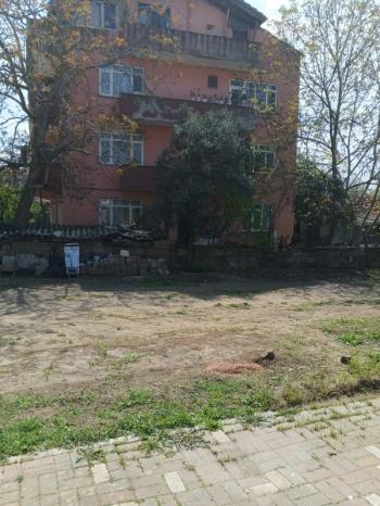 Gönen’de Yatırımlık Köşe Parsel Satılık Arsa – 731 m², Önü Kapanmaz, Ruhsatlı Projeye Uygun!