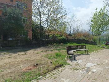 Gönen’de Yatırımlık Köşe Parsel Satılık Arsa – 731 m², Önü Kapanmaz, Ruhsatlı Projeye Uygun!