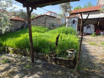 Sarıköy’de Satılık Müstakil Bahçeli Köy Evi 