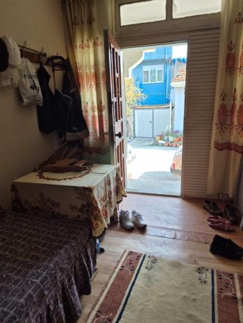 Sarıköy’de Satılık Müstakil Bahçeli Köy Evi 