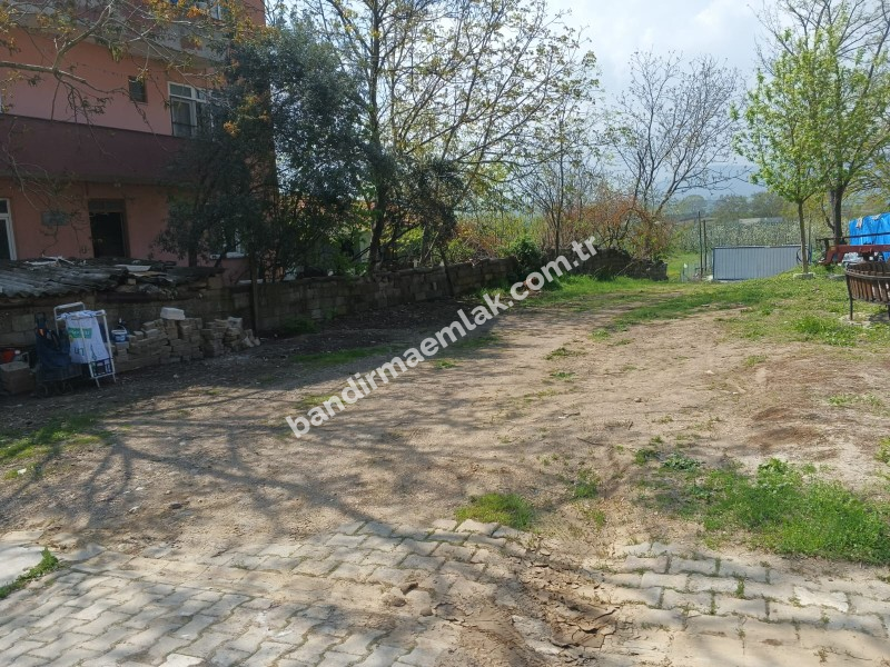 Gönen’de Yatırımlık Köşe Parsel Satılık Arsa – 731 m², Önü Kapanmaz, Ruhsatlı Projeye Uygun!