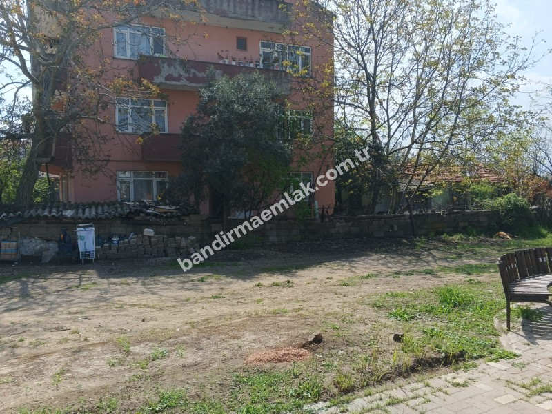 Gönen’de Yatırımlık Köşe Parsel Satılık Arsa – 731 m², Önü Kapanmaz, Ruhsatlı Projeye Uygun!