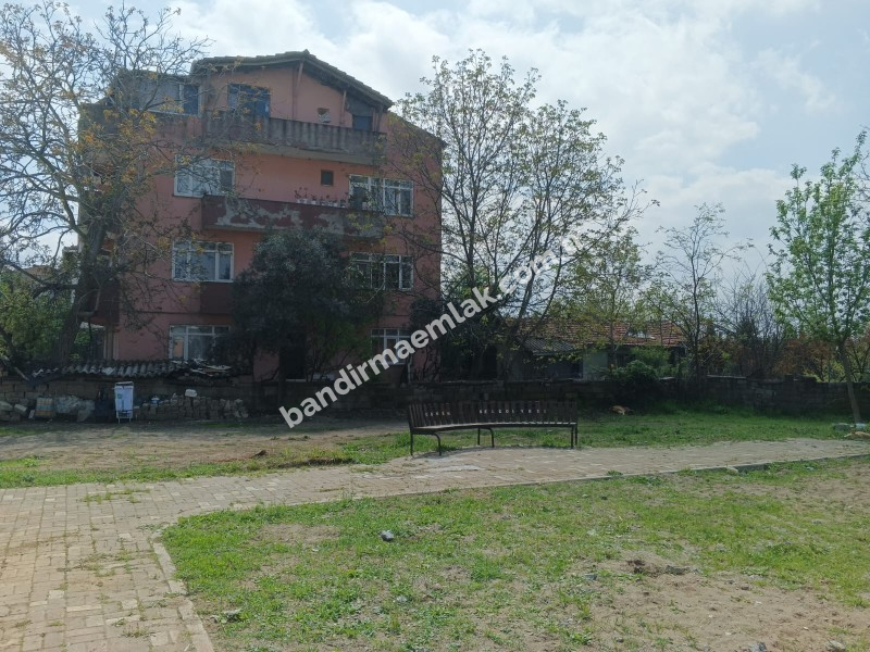 Gönen’de Yatırımlık Köşe Parsel Satılık Arsa – 731 m², Önü Kapanmaz, Ruhsatlı Projeye Uygun!