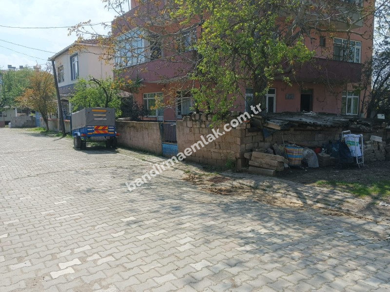 Gönen’de Yatırımlık Köşe Parsel Satılık Arsa – 731 m², Önü Kapanmaz, Ruhsatlı Projeye Uygun!