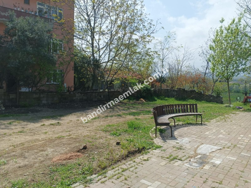 Gönen’de Yatırımlık Köşe Parsel Satılık Arsa – 731 m², Önü Kapanmaz, Ruhsatlı Projeye Uygun!