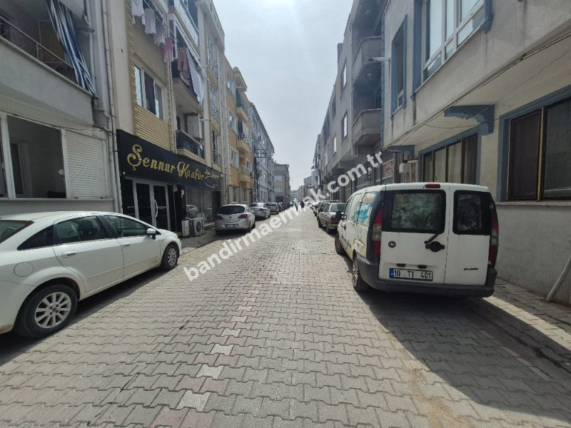  Gönen Merkezde Satılık 2+1 Daire – Her Yere Yürüme Mesafesinde, Kombili, Takas Opsiyonlu!