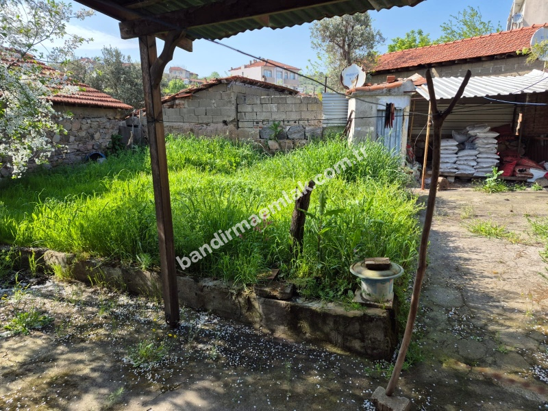 Sarıköy’de Satılık Müstakil Bahçeli Köy Evi 
