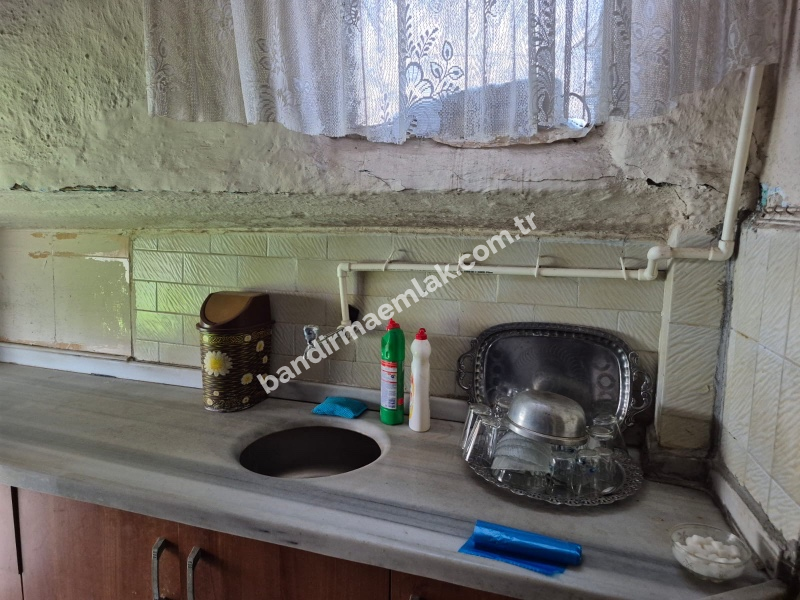 Sarıköy’de Satılık Müstakil Bahçeli Köy Evi 