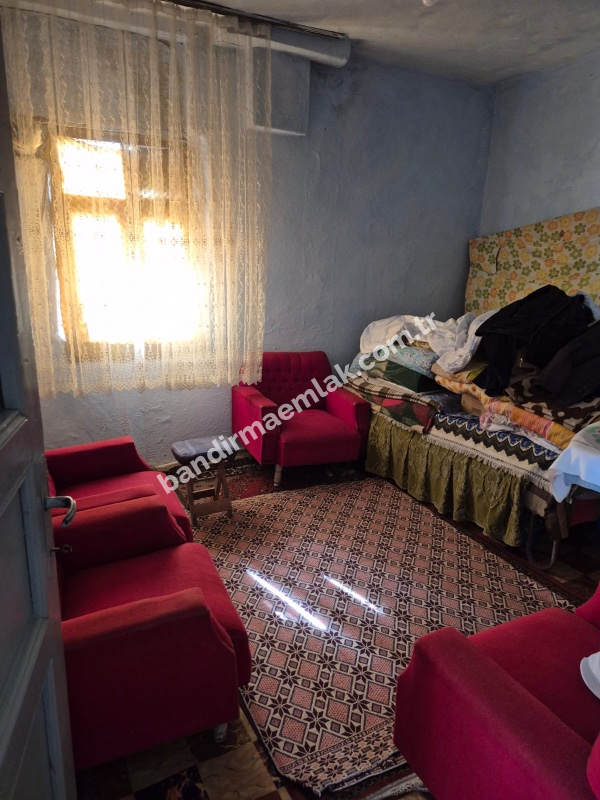 Sarıköy’de Satılık Müstakil Bahçeli Köy Evi 