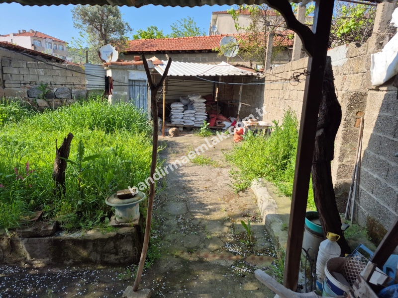 Sarıköy’de Satılık Müstakil Bahçeli Köy Evi 