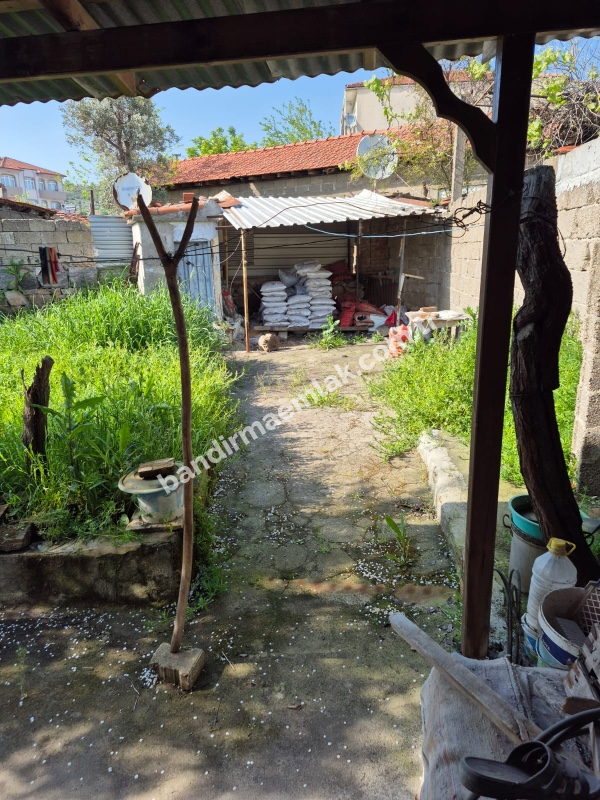 Sarıköy’de Satılık Müstakil Bahçeli Köy Evi 