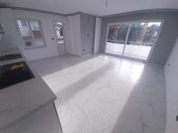 ALANYA MAHMUTLAR' DA 3+1 EŞYASIZ KİRALIK DAİRE