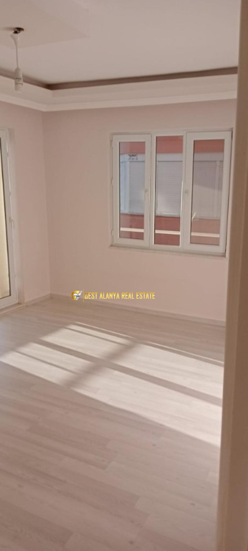 ALANYA MAHMUTLAR'DA 2+1 EŞYASIZ KİRALIK DAİRE
