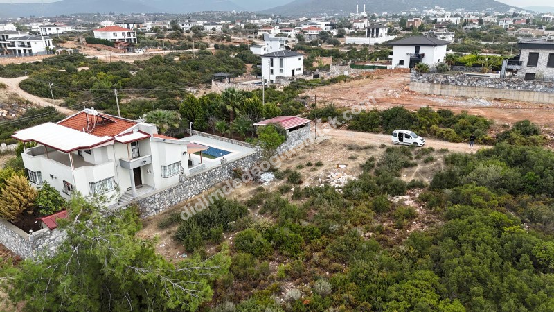DİDİM DEDEOĞLUNDAN YEŞİLTEPEDE GÜZEL KONUMDA SATILIK 700M2 ARSA