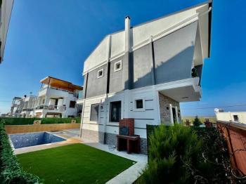 Didim Efeler Mahallesinde İmbat Koyu Manzaralı 3+1 Tam Müstakil Ultra Lüks Villa EK- 885
