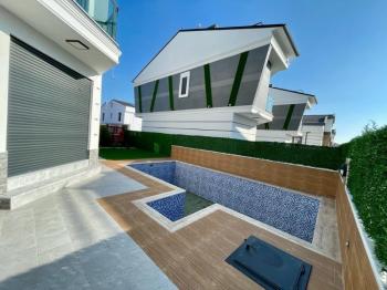 Didim Efeler Mahallesinde İmbat Koyu Manzaralı 3+1 Tam Müstakil Ultra Lüks Villa EK- 885