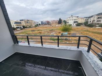 Didim Efeler Mahallesinde Merkezi Konumlu 1+1 Bahçe Katı Sıfır Daire ek - 919
