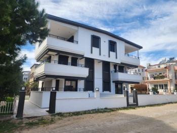 Altınkum Yeşilkent de Denize 100 Metre Mesafede Bitişik Nizam Müstakil Girişli Villa ( ek: 1272 )