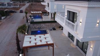 Didim Efeler Mahallesin De Satılık 4+1 Eşyalı Ve Havuzlu Müstakil Villa Ek-939