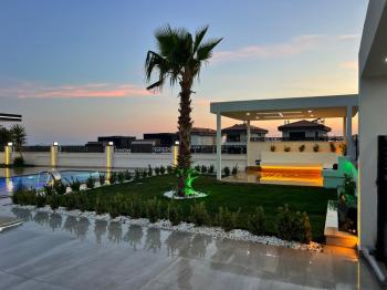 Didim Ergün Emlak'tan Satılık Efeler Mh. Sıfır 4+1 AYRI MUTFAK HAVUZLU TAM MÜSTAKİL Villa! Ek- 5580