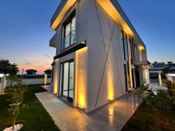 Didim Ergün Emlak'tan Satılık Efeler Mh. Sıfır 4+1 AYRI MUTFAK HAVUZLU TAM MÜSTAKİL Villa! Ek- 5580