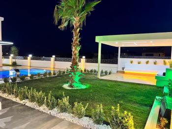 Didim Ergün Emlak'tan Satılık Efeler Mh. Sıfır 4+1 AYRI MUTFAK HAVUZLU TAM MÜSTAKİL Villa! Ek- 5580