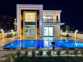 Didim Ergün Emlak'tan Satılık Efeler Mh. Sıfır 4+1 AYRI MUTFAK HAVUZLU TAM MÜSTAKİL Villa! Ek- 5580