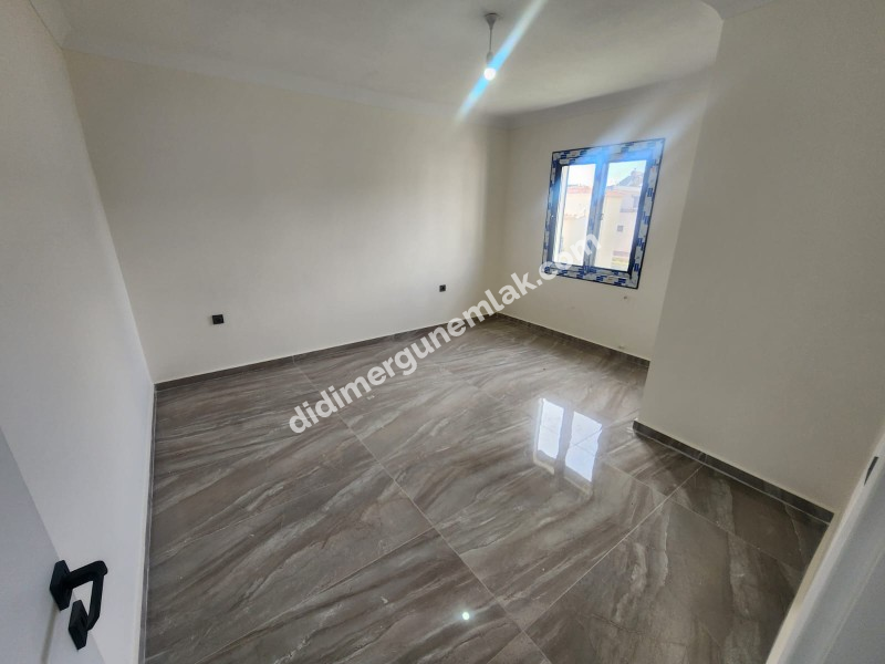 Altınkum Yeşilkent de Denize 100 Metre Mesafede Bitişik Nizam Müstakil Girişli Villa ( ek: 1272 )