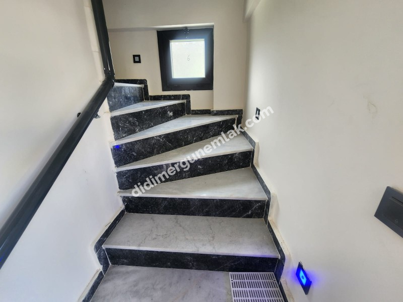 Altınkum Yeşilkent de Denize 100 Metre Mesafede Bitişik Nizam Müstakil Girişli Villa ( ek: 1272 )
