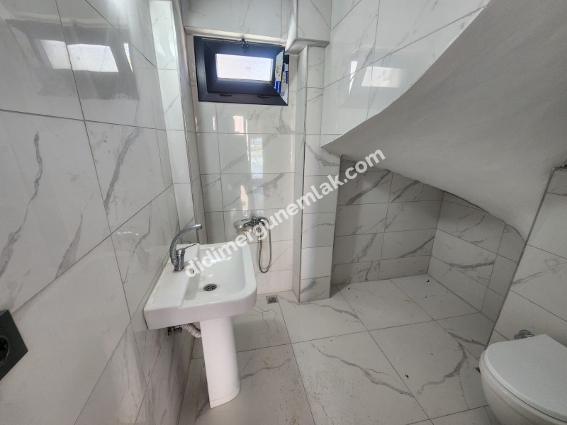 Altınkum Yeşilkent de Denize 100 Metre Mesafede Bitişik Nizam Müstakil Girişli Villa ( ek: 1272 )