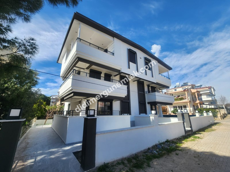 Altınkum Yeşilkent de Denize 100 Metre Mesafede Bitişik Nizam Müstakil Girişli Villa ( ek: 1272 )