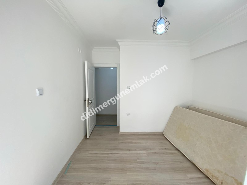 ÇAMLIK MAHALLESİN DE ARA KAT AYRI MUTFAK 2+1 SATILIK DAİRE ( EK : 1231)