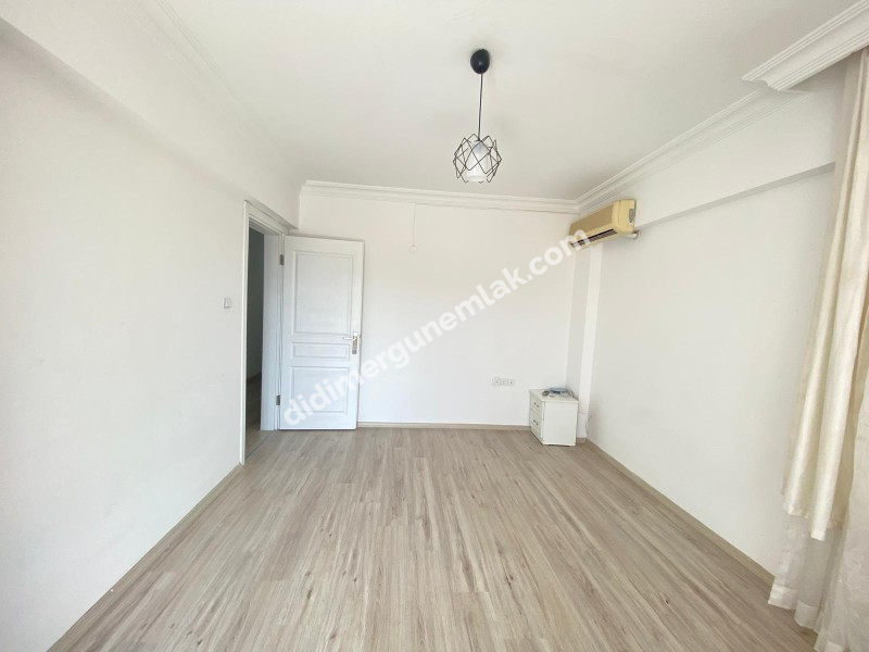 ÇAMLIK MAHALLESİN DE ARA KAT AYRI MUTFAK 2+1 SATILIK DAİRE ( EK : 1231)
