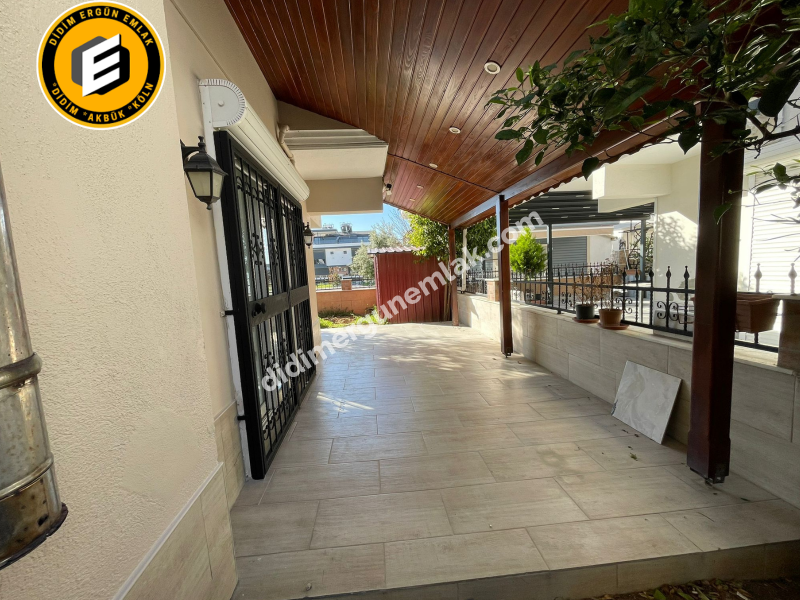 Didim Efeler Mahallesin de Satılık 4+1 Müstakil Villa EK-1007