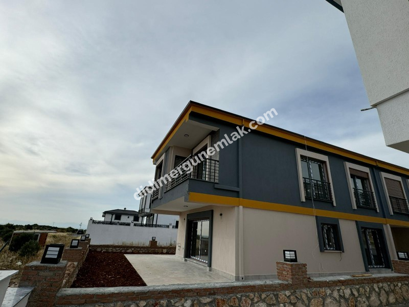 Didim Hisar Mahallesin de 3+1 Açık Mutfak Satılık Villa (EK :1069 )
